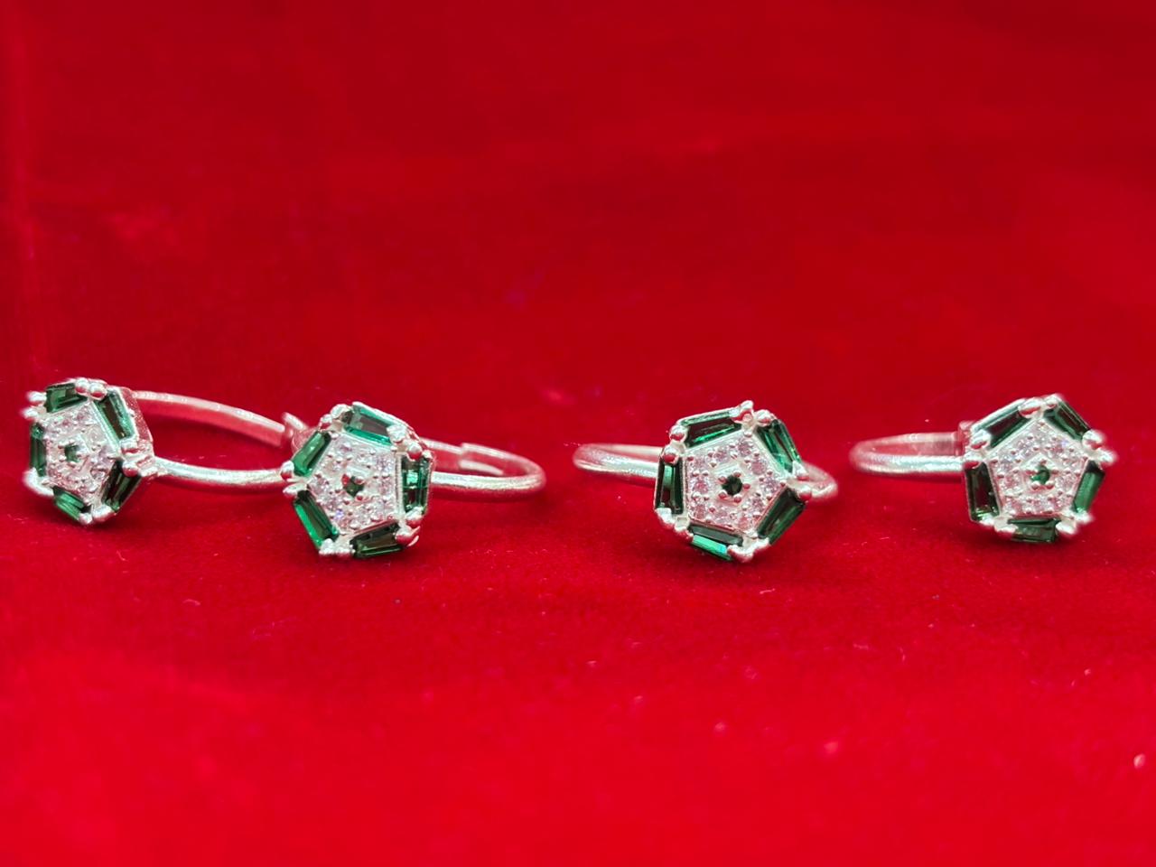 Real Silver Green & White stones Pentagonal Bichiya/ Toe rings (set of 4 pieces)