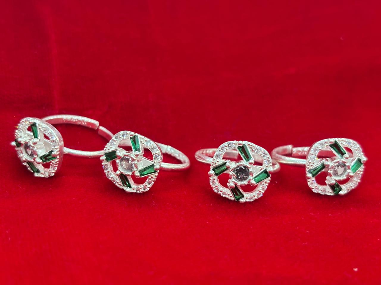 Real Silver Green stones Square Bichiya/ Toe rings (set of 4 pieces)