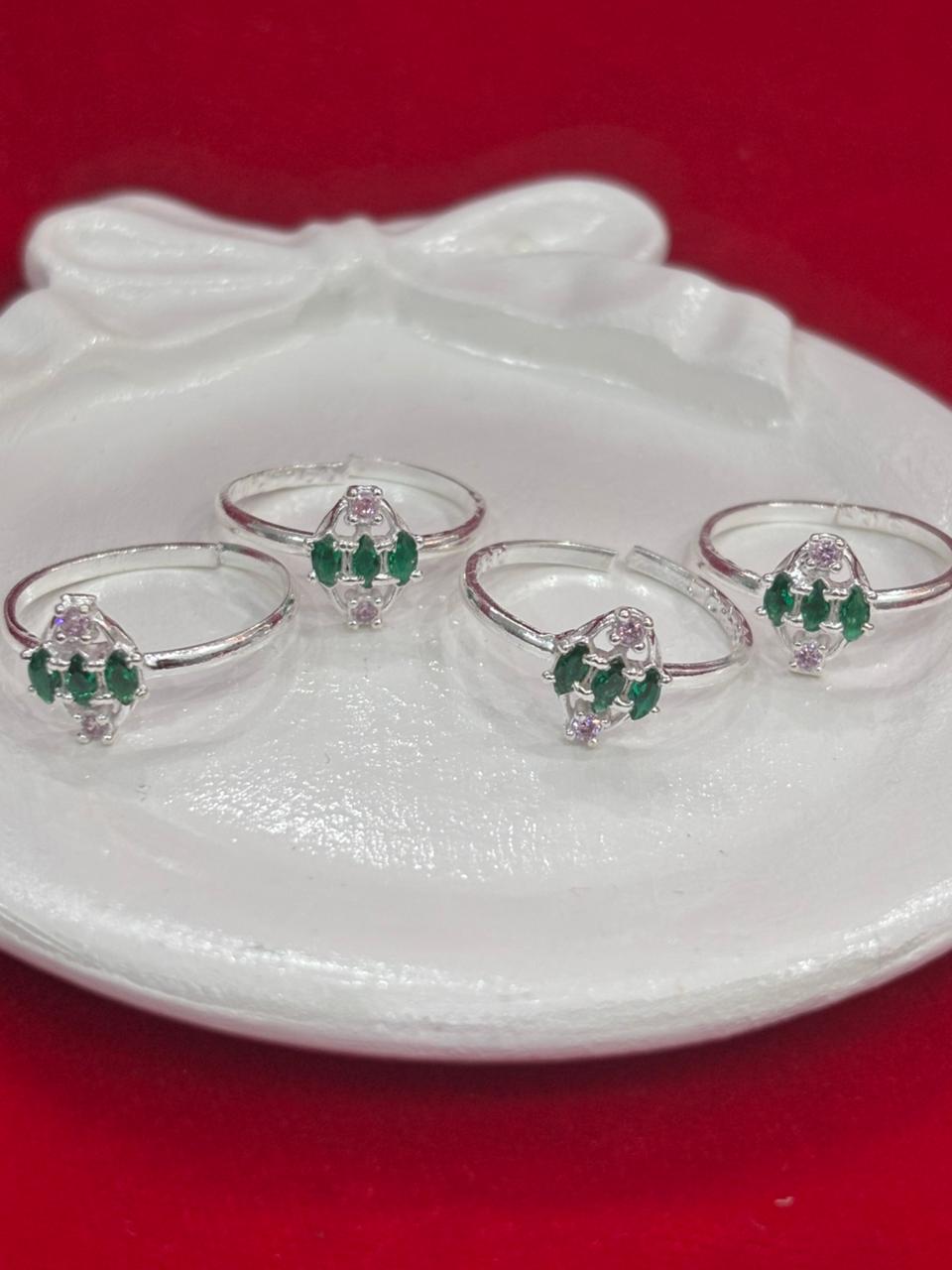 Real Silver Green & white stones diamond Bichiya/ Toe rings (set of 4 pieces)