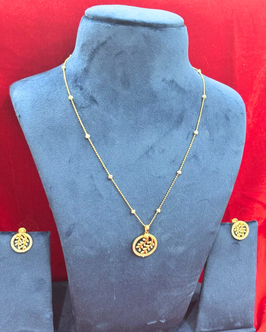 92.5 Pure Silver Round leaf Pendent set with Earrings (chain not included)