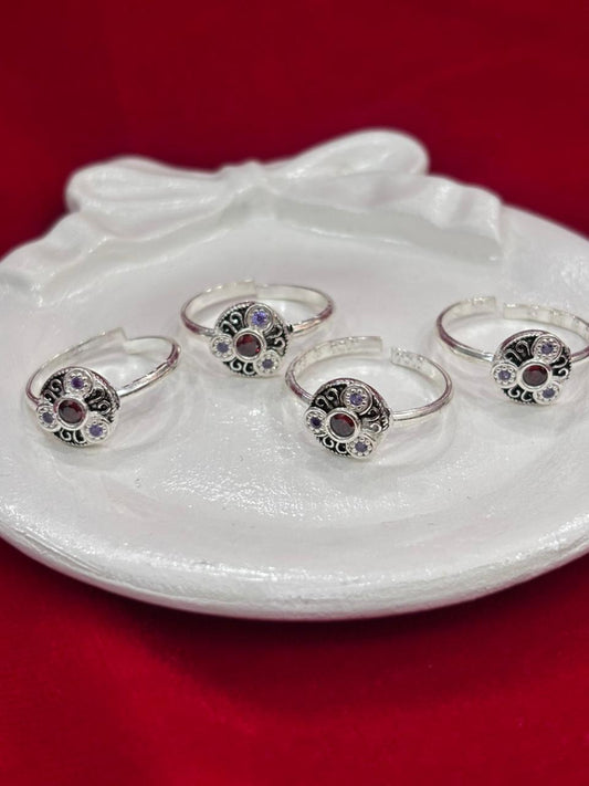 Real Silver Small Oxidised stones Round Bichiya/ Toe rings (set of 4 pieces)